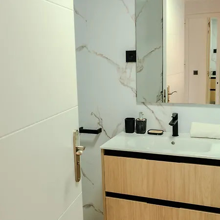 Skol 919a Sea Views 2 Bedrooms Duplex Апартаменти